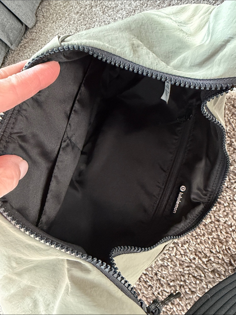 lululemon Pleated Shoulder Bag 10L - Minimalist Women’s Tote - Picture 5 of 6